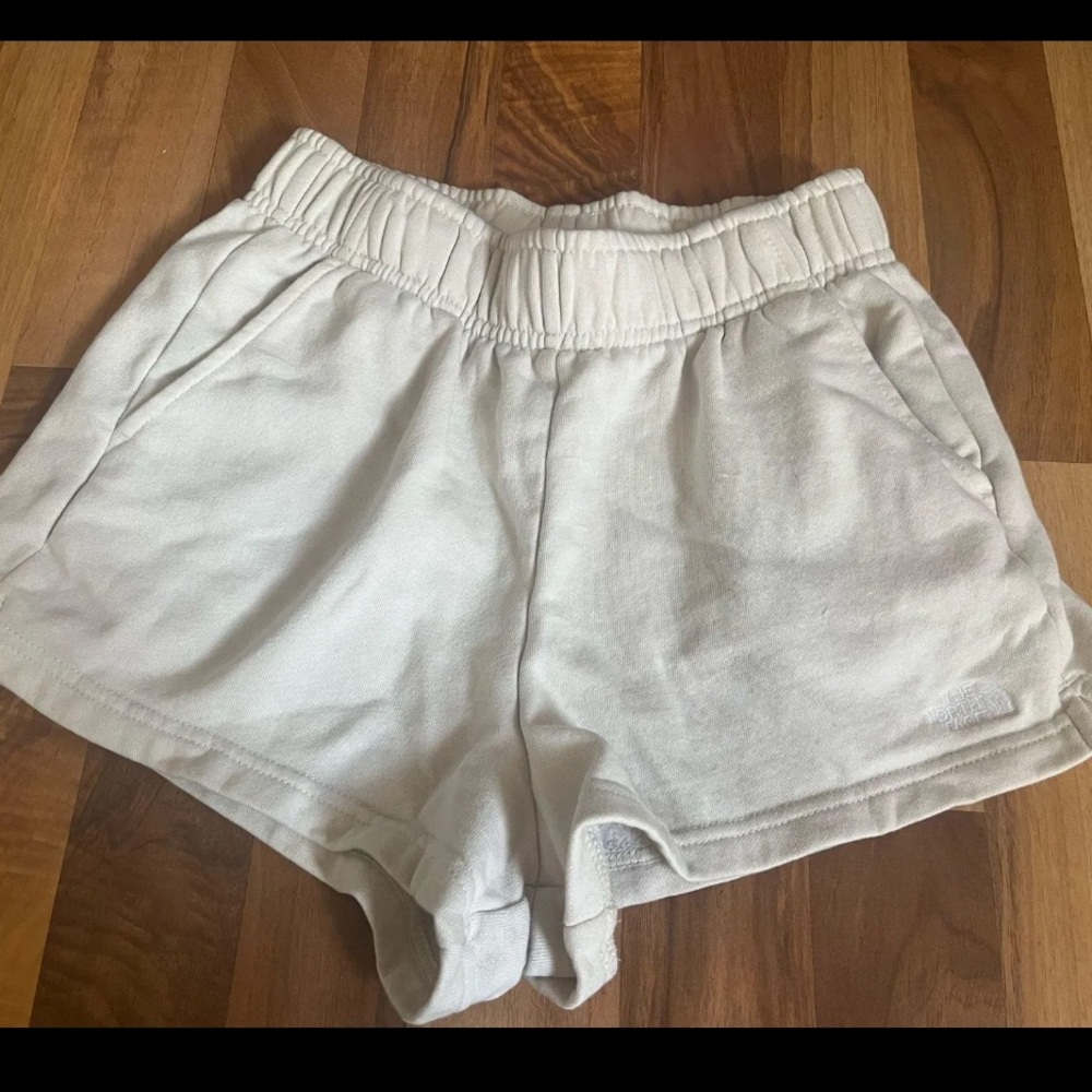 North face white/cream color sweat shorts women’s size xs no flaws